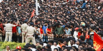 Crowd chaos during RCB victory celebration stampede in Bengaluru after IPL 2025 win