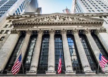 Dow Jones Plummets Over 1,100 Points: Analyzing the Causes, Potential Impacts, and Historical Comparisons