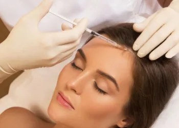 Which Hair Fall Signs Indicate You Have To Meet a Specialist?